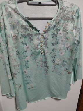 Women's Mint Green Floral Henley Long Sleeve Top